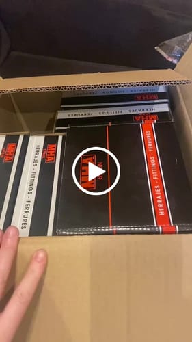 Customer video review of Condena 809 de 35mm de diámetro en acabado dorado mate para puertas