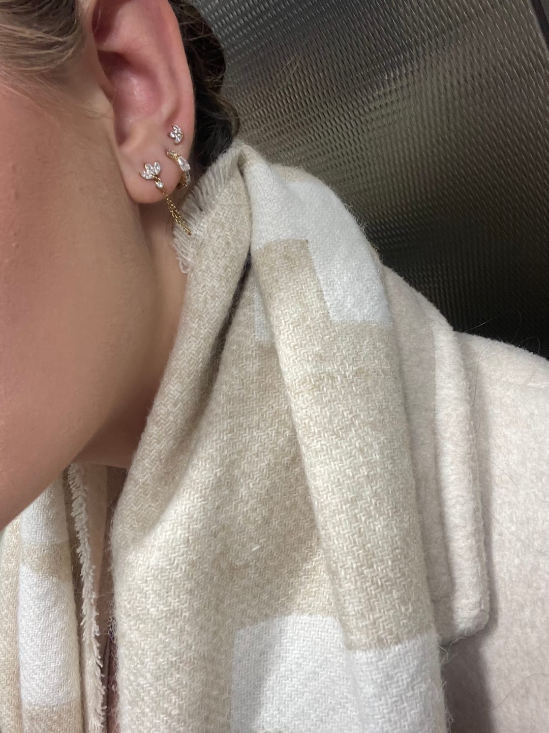 Customer photo review of Keshi Ohrstecker | 18K vergoldet