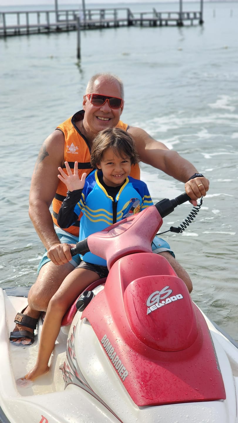 Customer photo review of Camisa Flutuadora Infantil Floater