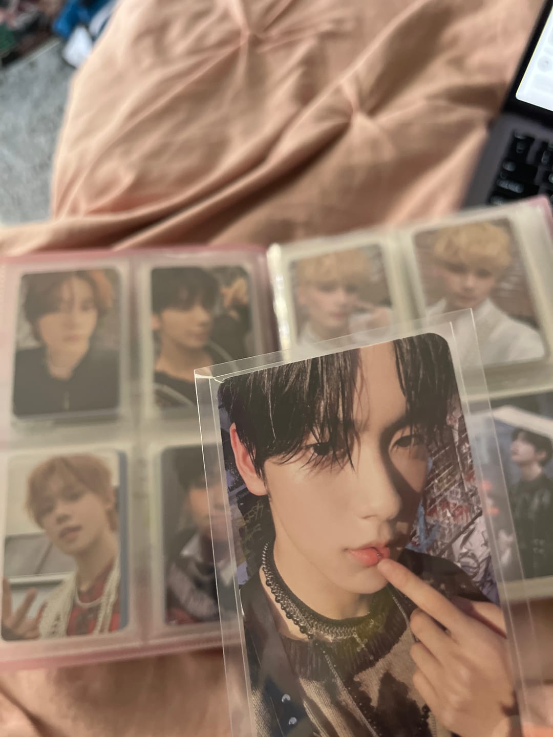 Customer photo review of PREMIUM PHOTOCARD SLEEVES - BLUE VERSION (65x91MM)