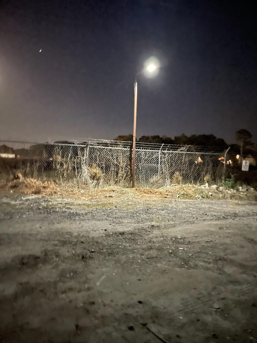Customer photo review of 140W Solar Street Light 14000 Lumens