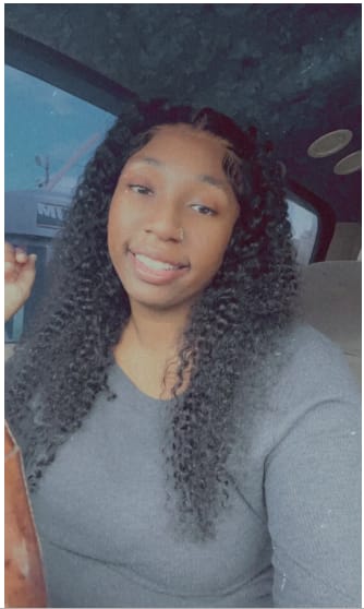 Customer photo review of Wavymy Glueless Kinky Curly 4x6 Lace Closure Wig HD Lace Wear & Go Wigs Dome Cap 180% Density