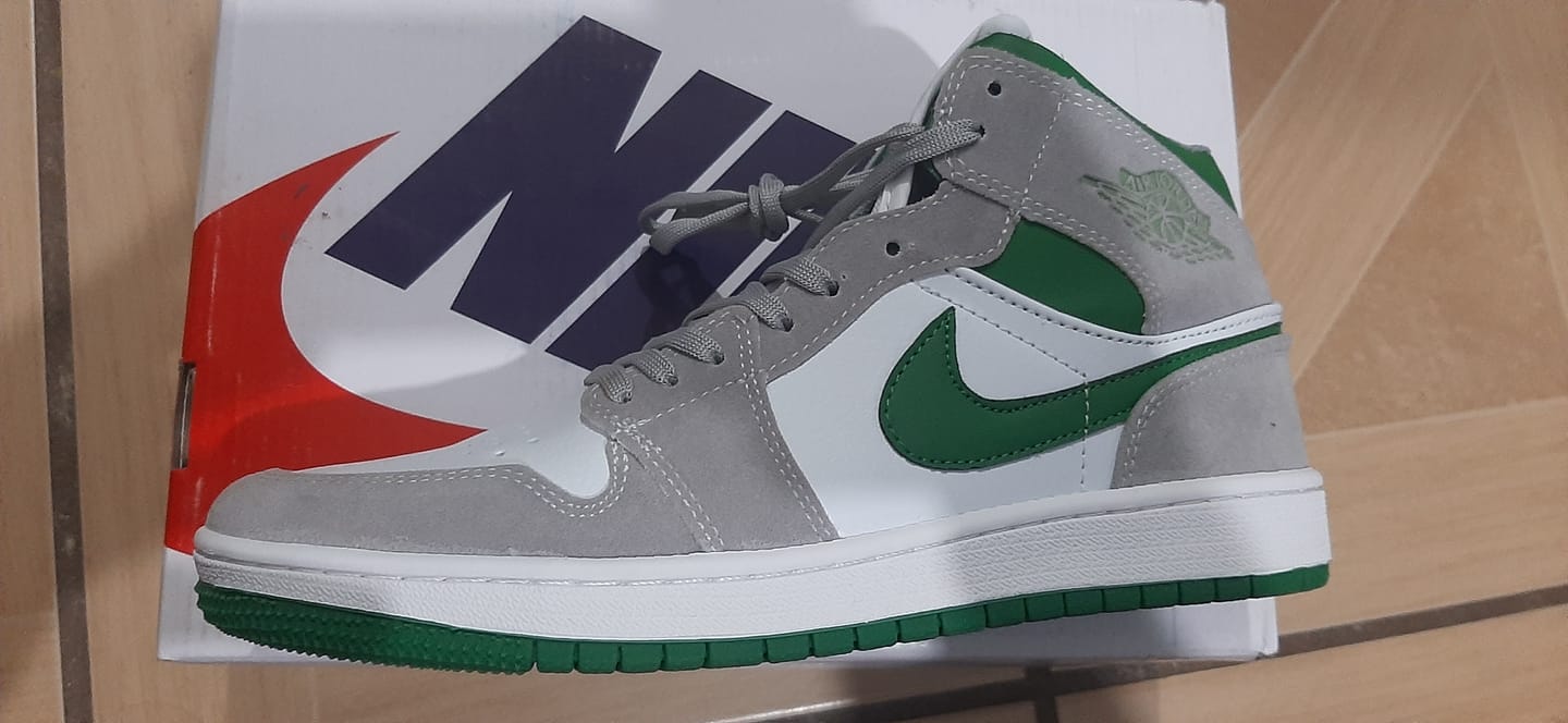 Customer photo review of Tenis Retro 1 Dakar Gris Verde