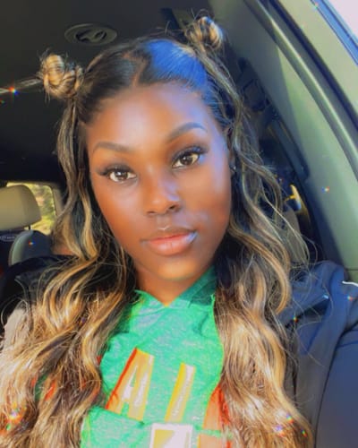 Customer photo review of Luvwin 180% Density Popular Pre-Cut Highlight HD Lace Frontal Body Wave Wig