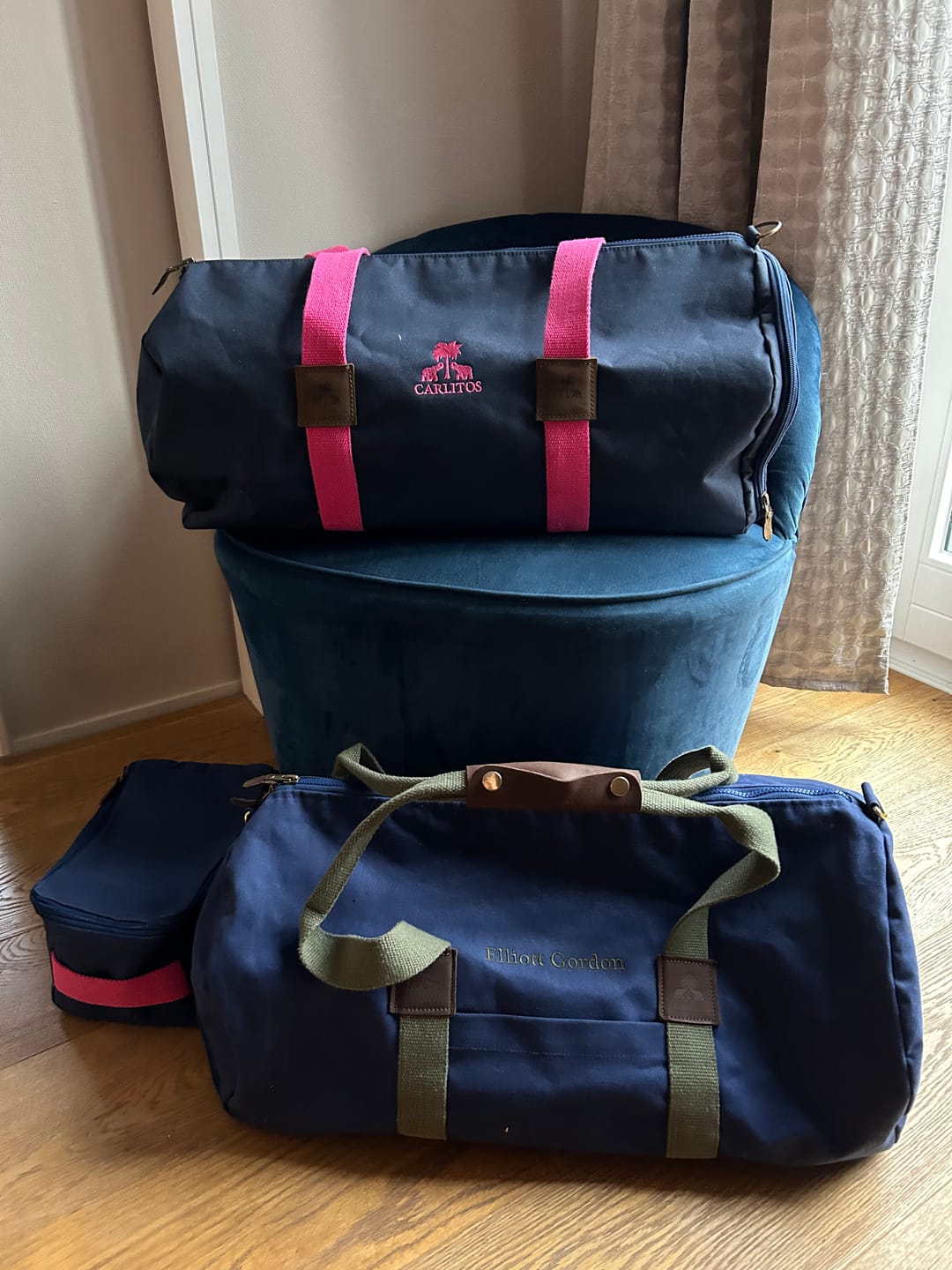 Customer photo review of Dufflebag -M- NAVY mit pinkem Gurtband