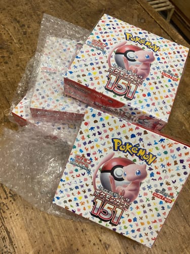 Customer photo review of Display Pokémon Scarlet & Violet SV2a Pokémon 151