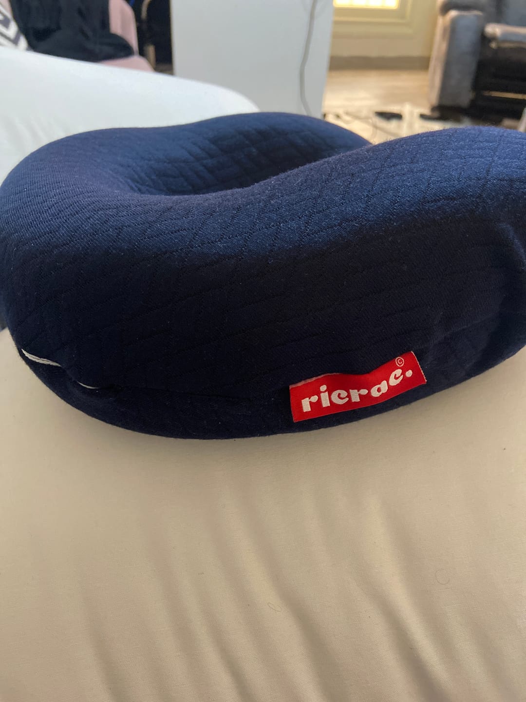 Customer photo review of Ripa- Travel Neck Pillow