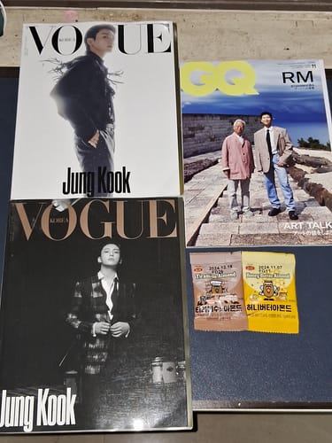 Customer photo review of BTS Jungkook Cover VOGUE Magazine - 2023 October Issue