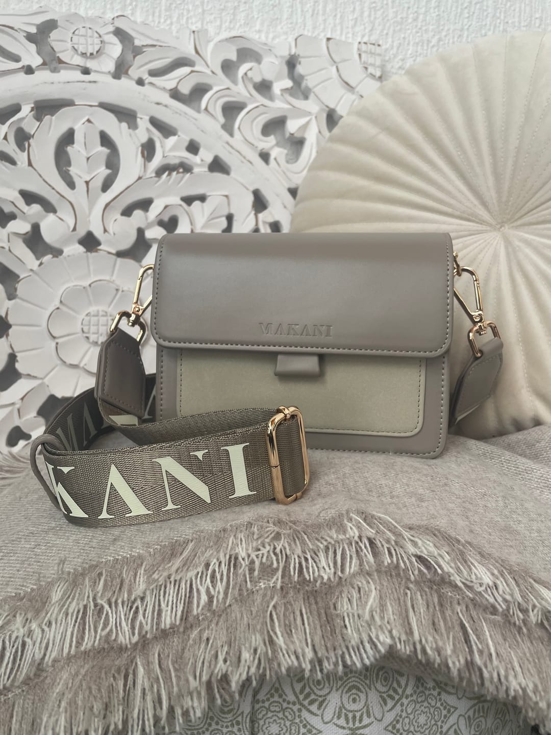 Customer photo review of VALDA - TAUPE