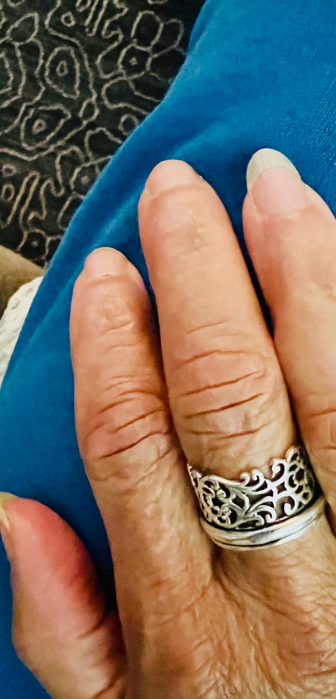 Customer photo review of Unique Women's Spinner Ring Sterling Silver