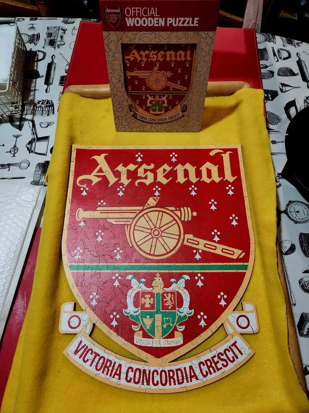 Customer photo review of Arsenal FC® Retro Logo - Wooden Puzzle