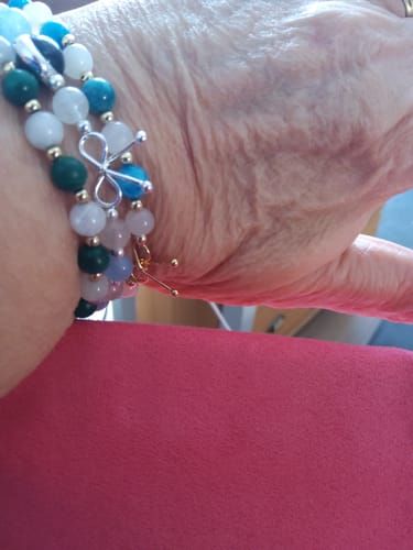 Customer photo review of Bracelet Anti-Douleurs en Malachite et Pierre de Lune | Or fin