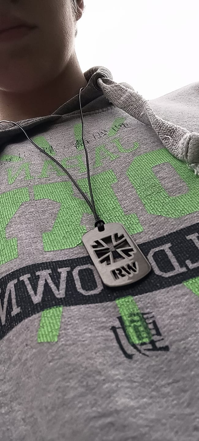Customer photo review of Personalisierbare Zunftzeichen-Halskette für Männer