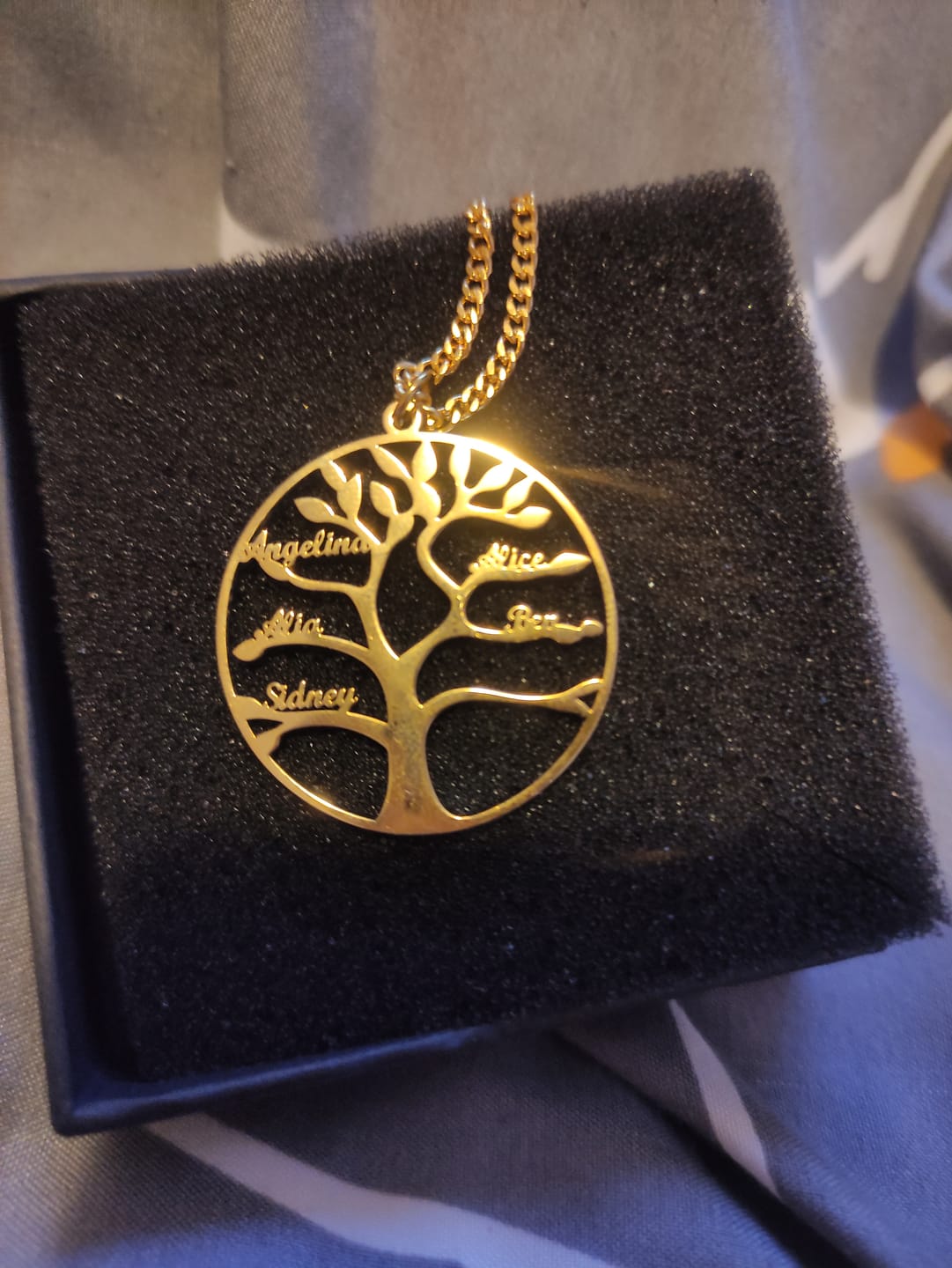 Customer photo review of Lebensbaum Kette mit Gravur