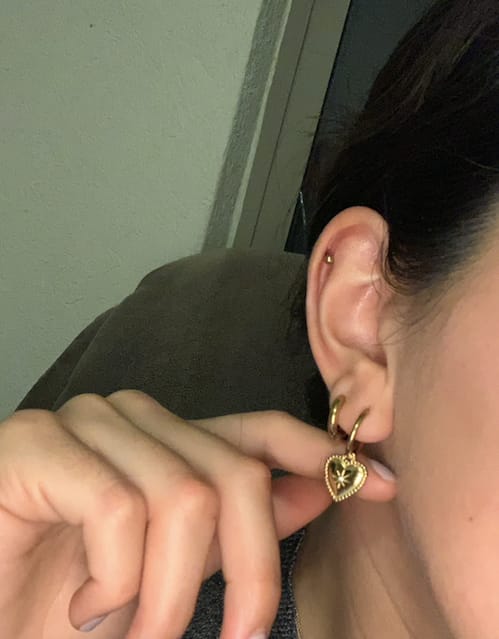Customer photo review of Aretes Little Heart