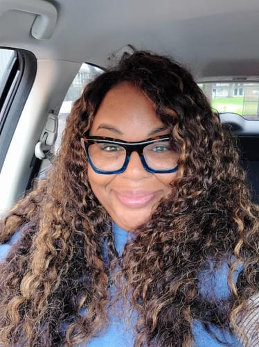 Customer photo review of Luvwin 5x5 Side Part Water Wave Brown Highlights Pre-Cut Transparent Closure Wig