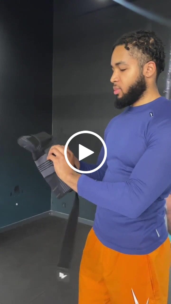 Customer video review of Genouillères de Combat
