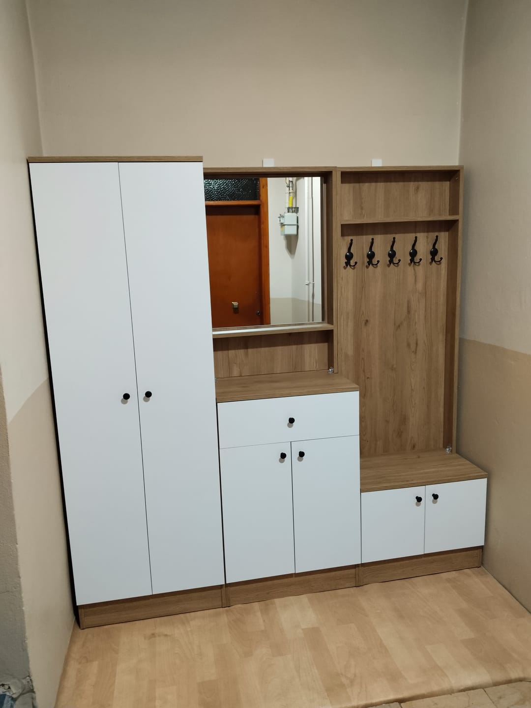 Customer photo review of Rani P6 Modern Çekmeceli Aynalı Raflı Portmanto Ayakkabılık Vestiyer Sepet Ceviz - Beyaz M2