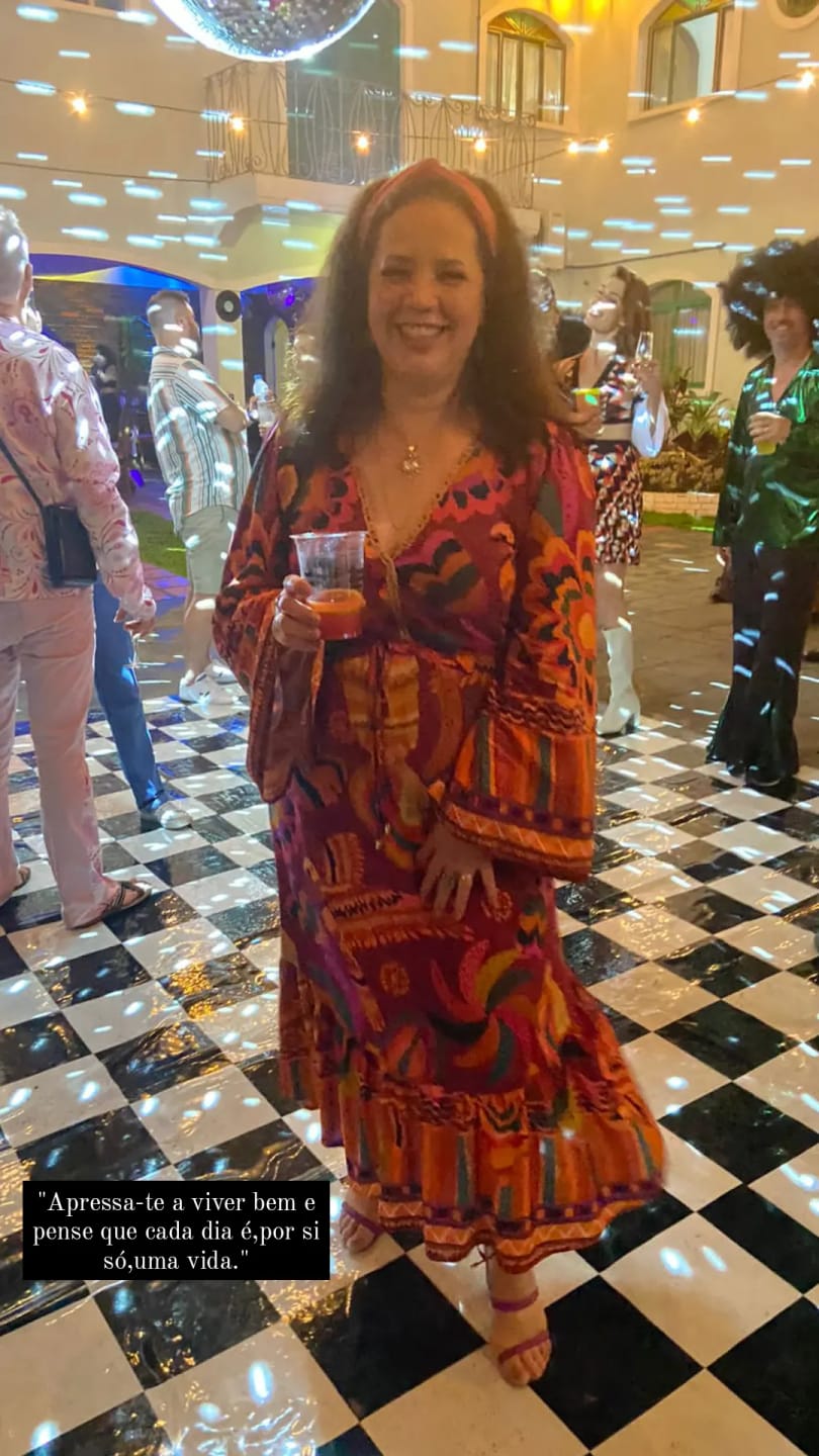 Customer photo review of Vestido Midi Manga Longa Flare Caju - Estampado