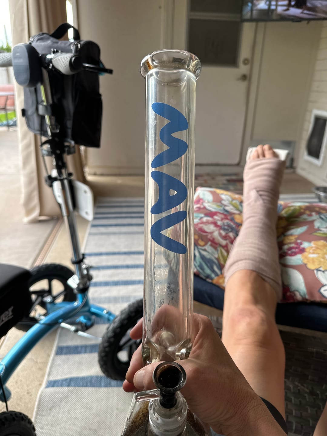 Customer photo review of 18" x 9mm Beaker Bong