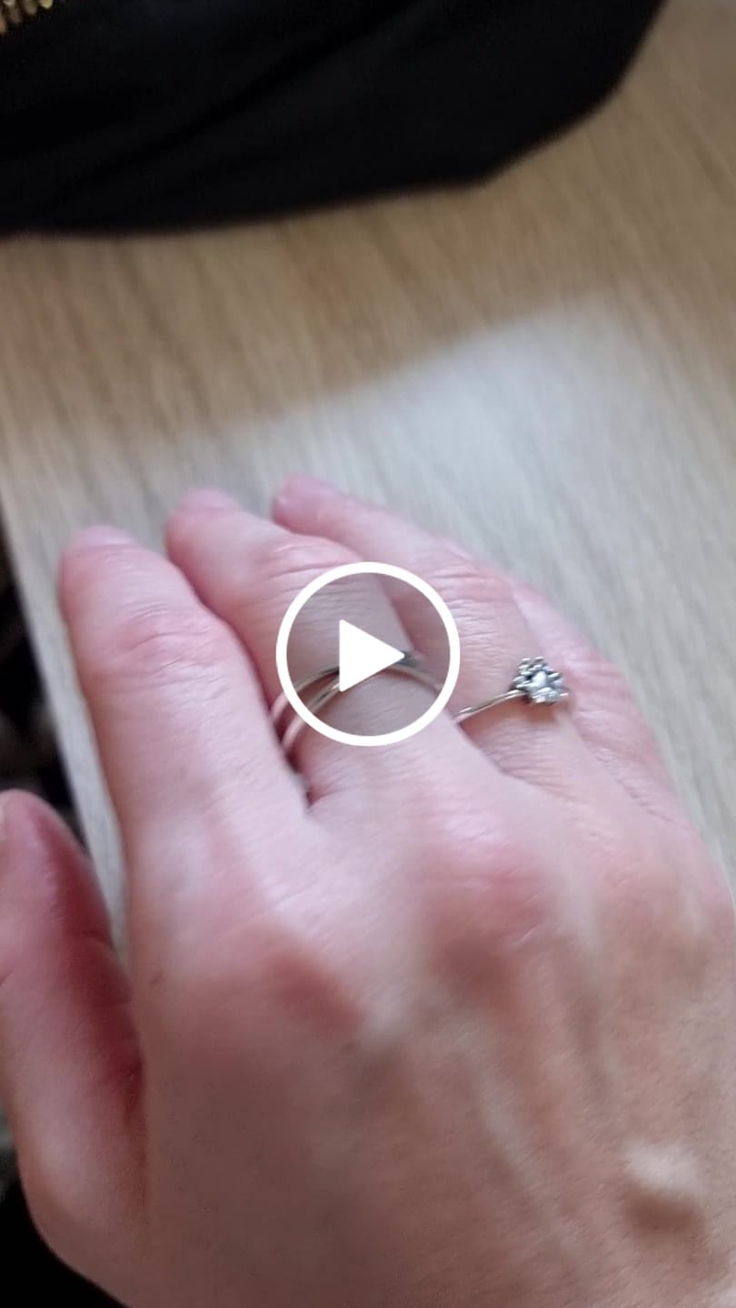 Customer video review of Anillo Xena