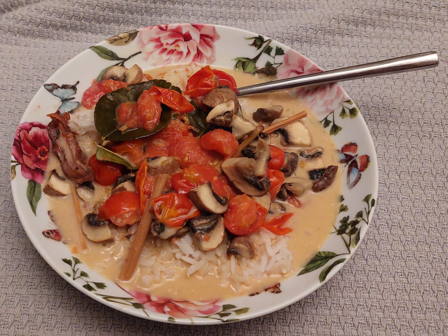 Customer photo review of Tom Kha Kochbox (für 3-4 Portionen) in der Schilfgrastasche