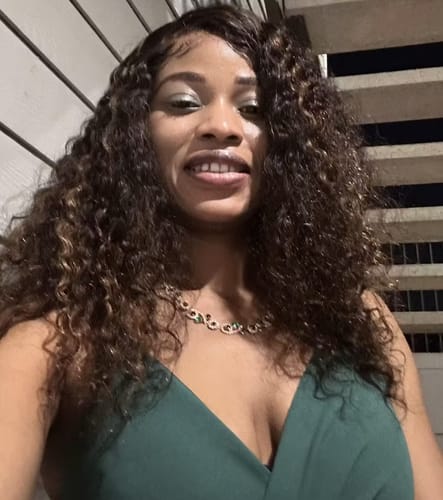 Customer photo review of Luvwin 5x5 Side Part Water Wave Brown Highlights Pre-Cut Transparent Closure Wig