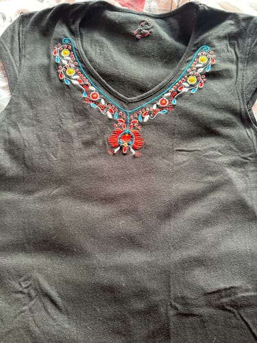 Customer photo review of Дамска тениска с дълбоко деколте "Плодородие"