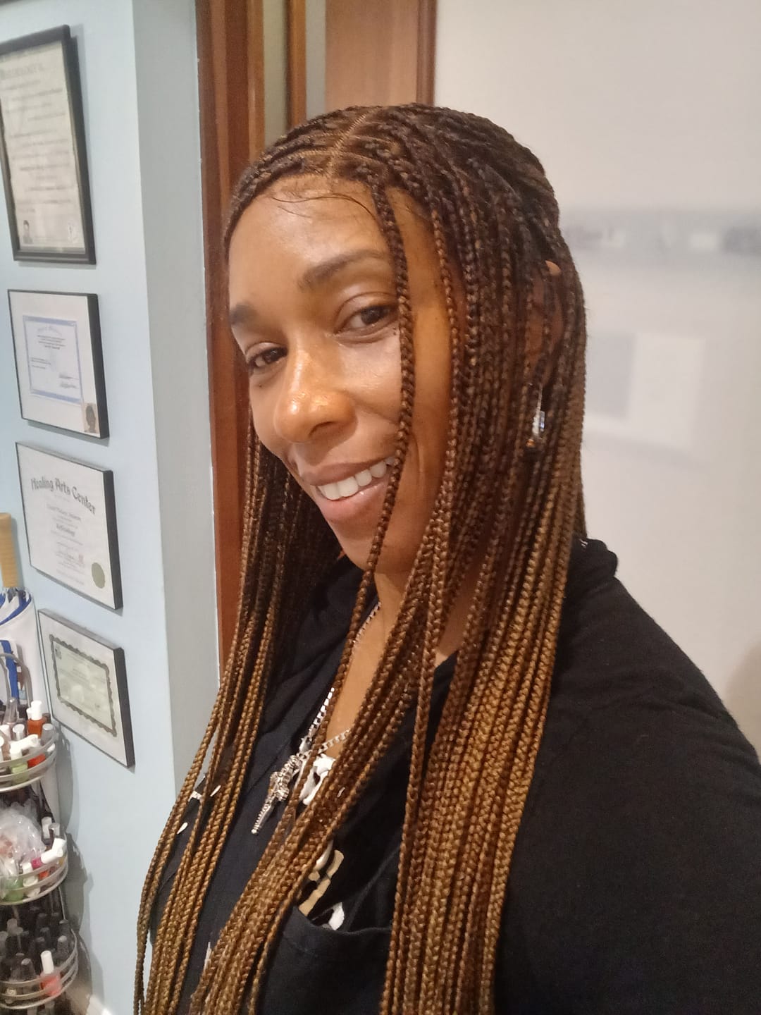 Customer photo review of Beyoncé Honey Blonde Knotless Braid Wig "Premium Swiss Full Lace"