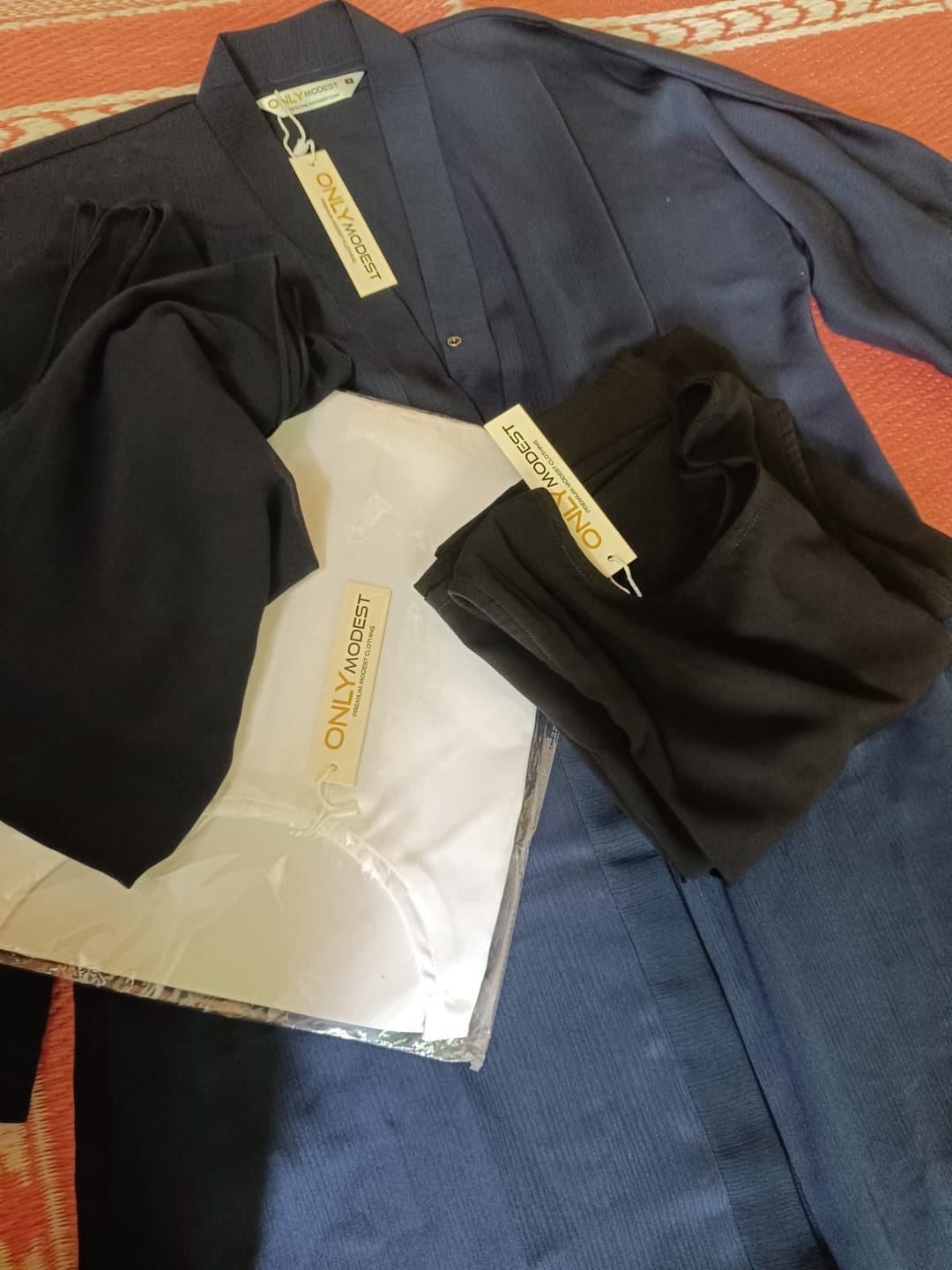 Customer photo review of Navy Blue Zoom Abaya