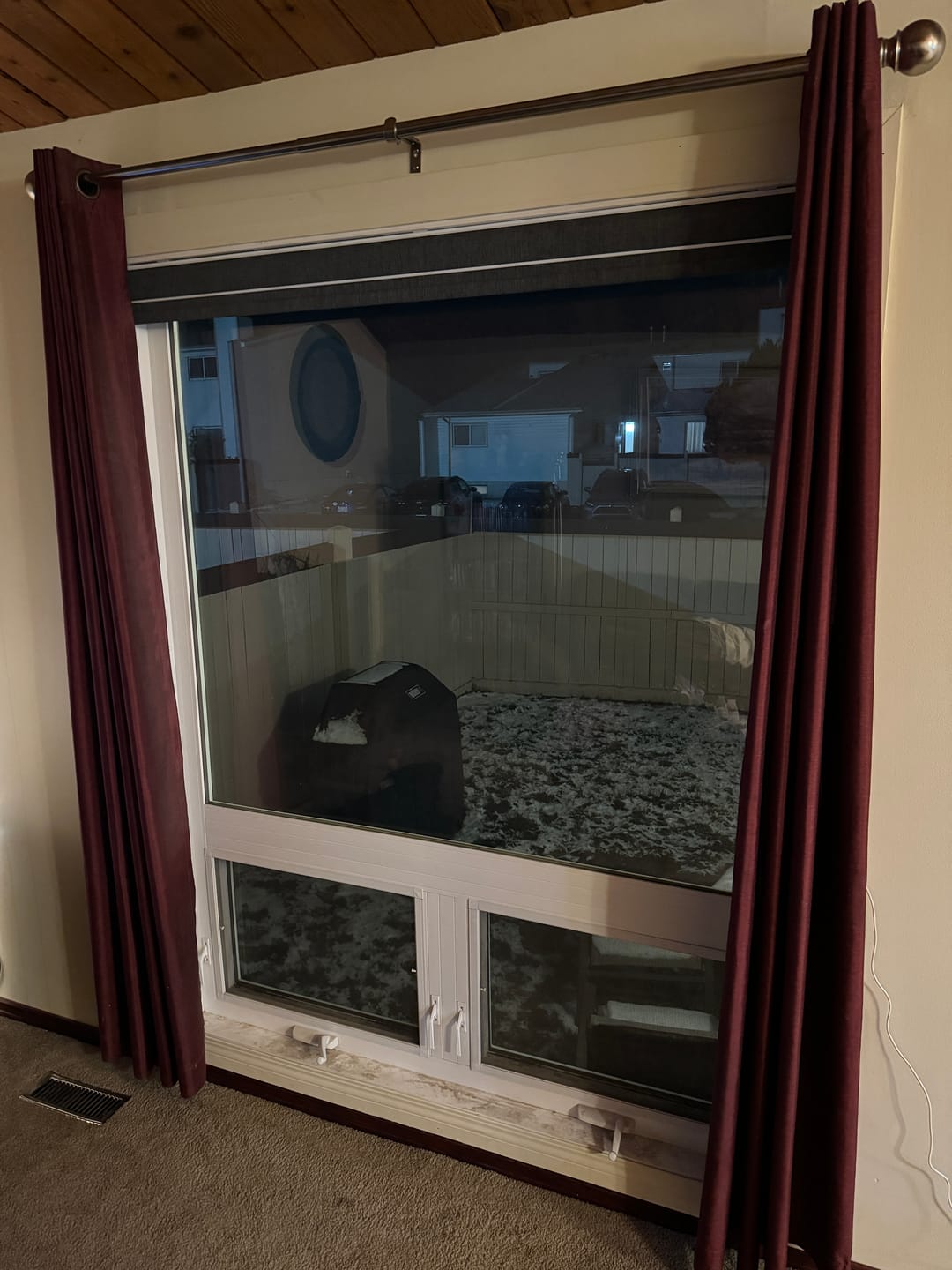 Customer photo review of SmartWings Motorized Roller Shades 100% Blackout Dual-Sided Bouvardia