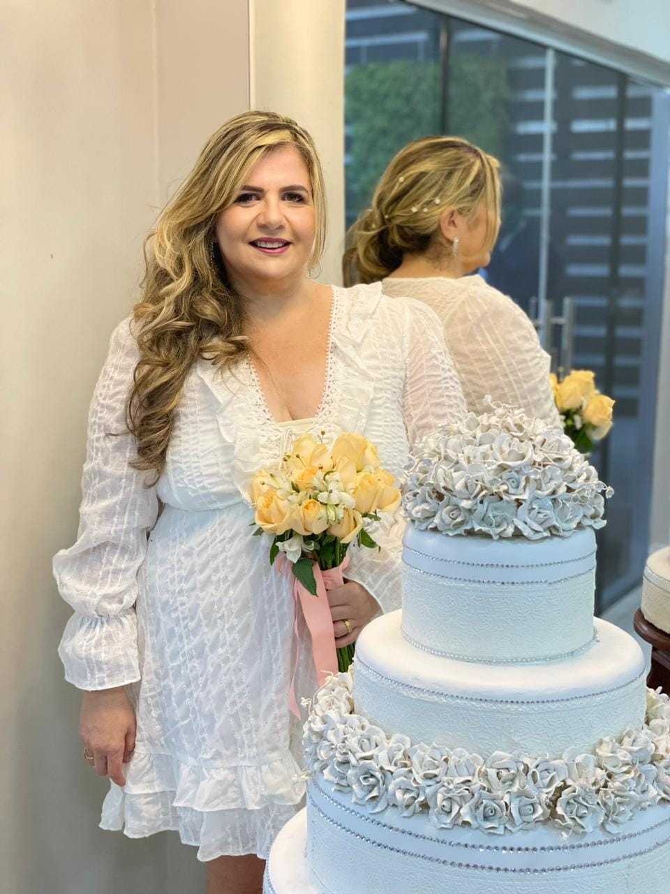 Customer photo review of Vestido Curto Amarração Busto - Branco