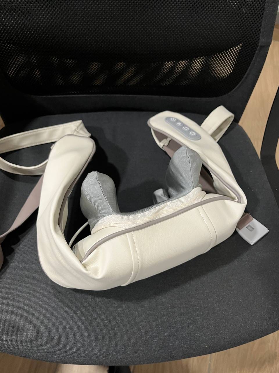 Customer photo review of Massaggiatore Shiatsu per collo e spalle: profondo e rilassante