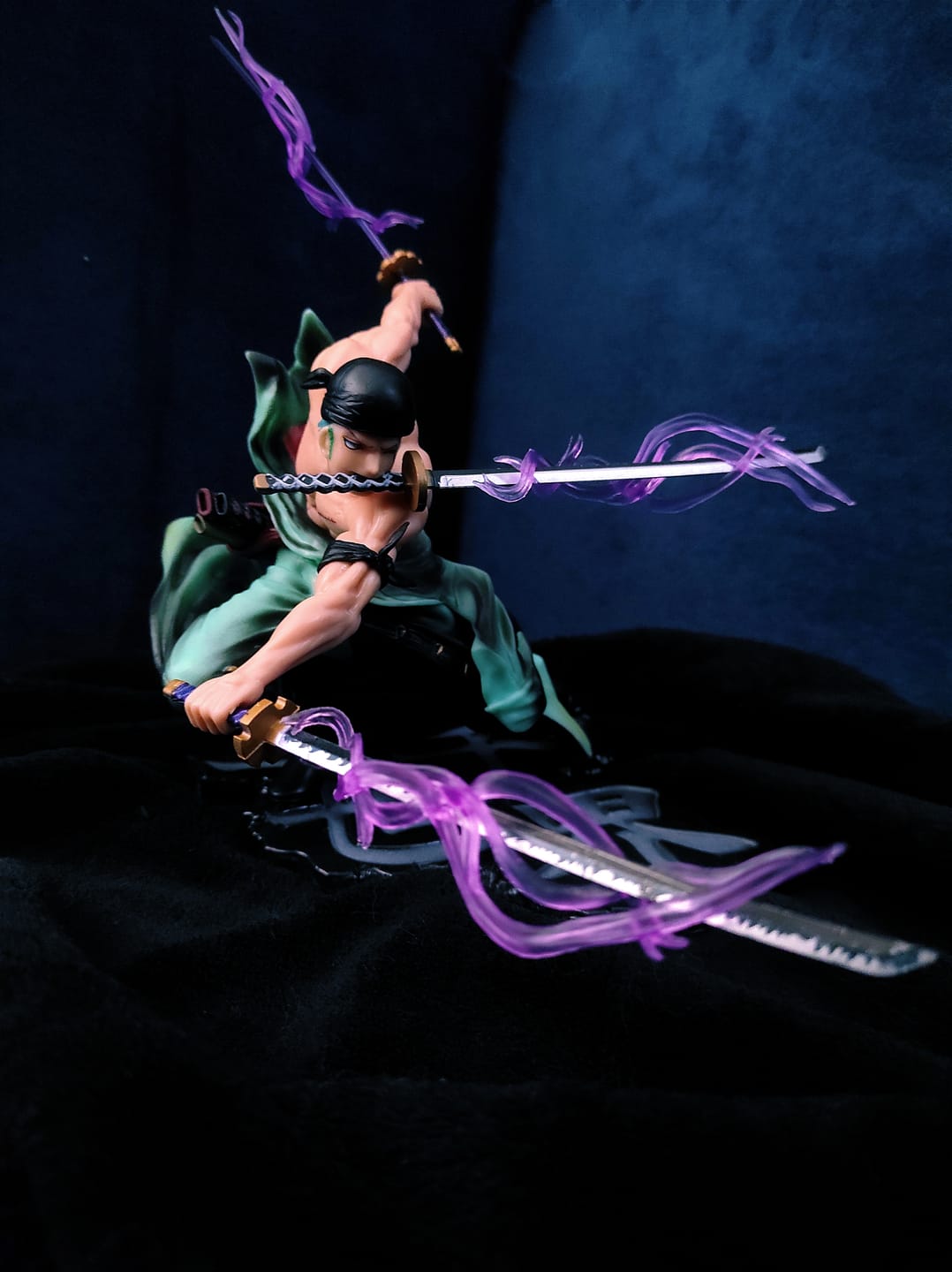 Customer photo review of Roronoa Zoro Santoryu - Action Figure