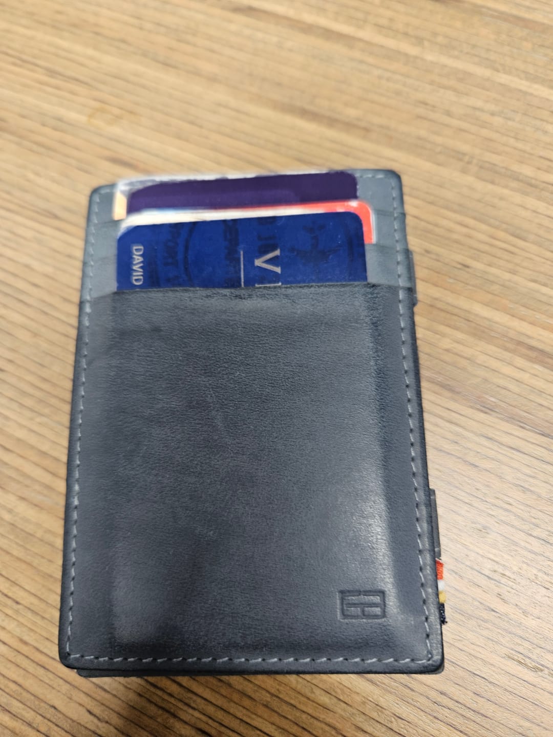 Customer photo review of Essenziale Magic Wallet ID Window