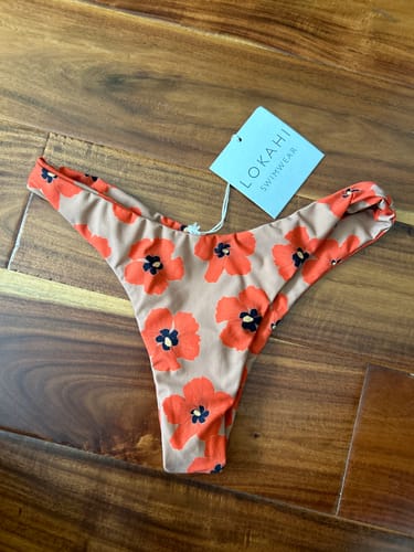 Customer photo review of Maile Bottom