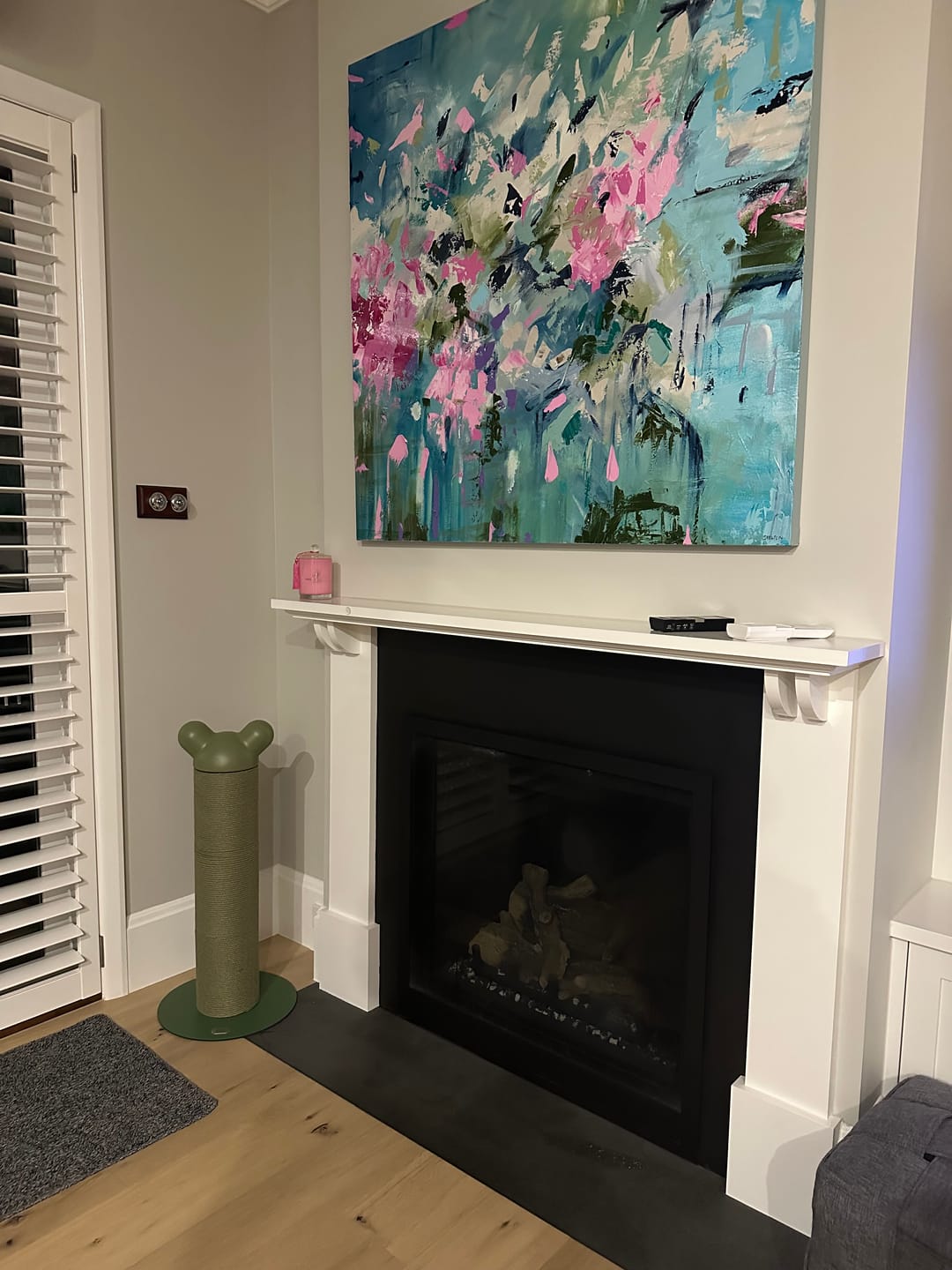 Customer photo review of Makesure Nino Cat Scratching Post | Cat Tree