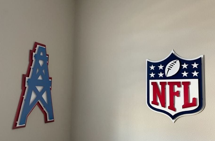Customer photo review of Tennessee Titans "Oilers 1980" 3D Vintage Metal Wall Art