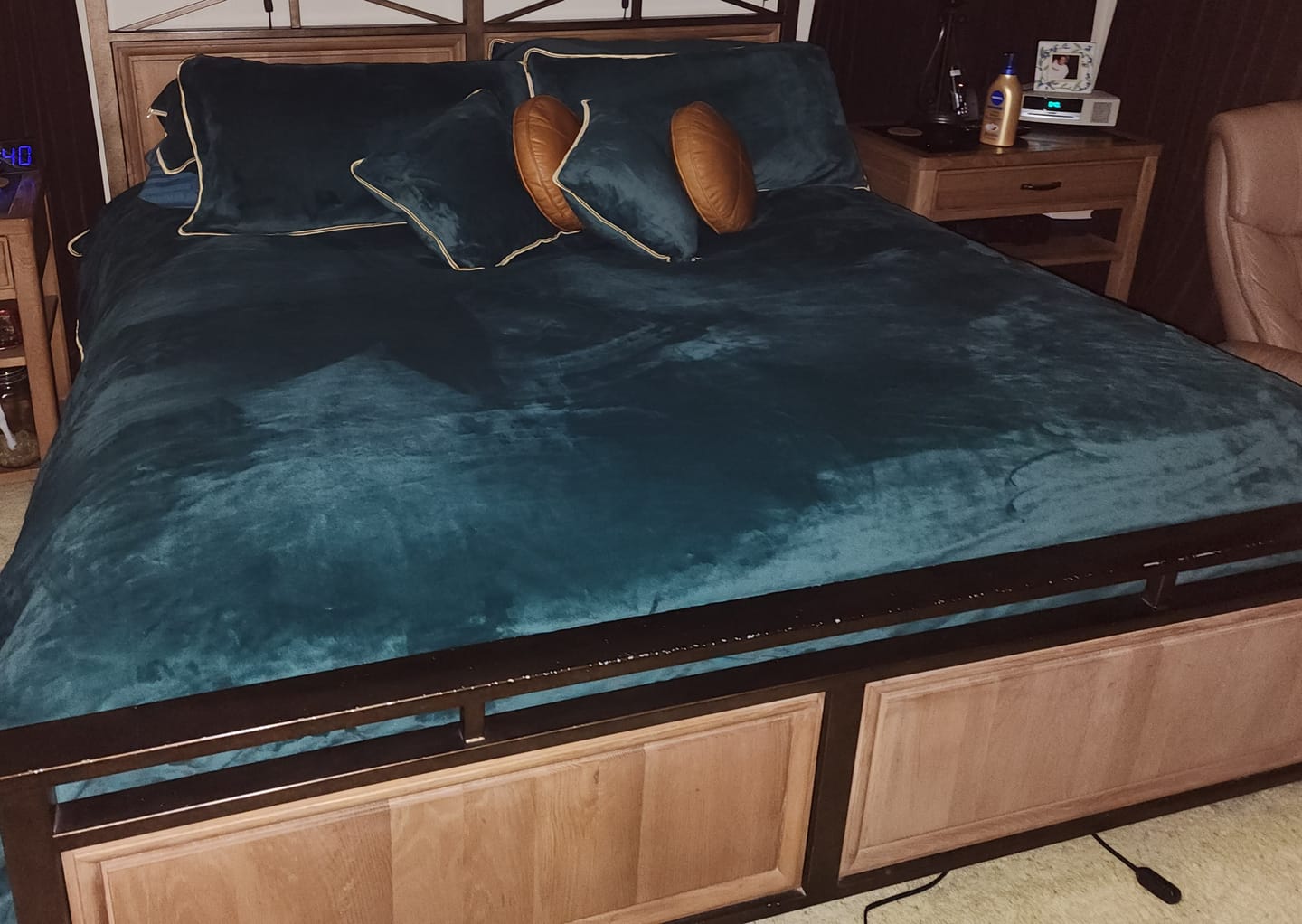Customer photo review of Kefalonia Velvet Bedding Set