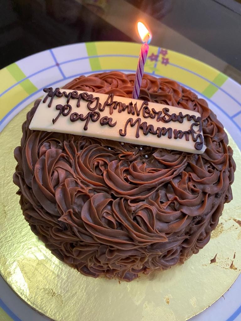 Customer photo review of Classical Dairy Milk Cake