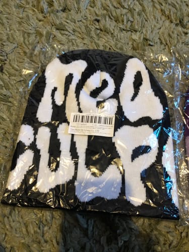 Customer photo review of Vencae™ Beanie - MEA CULPA