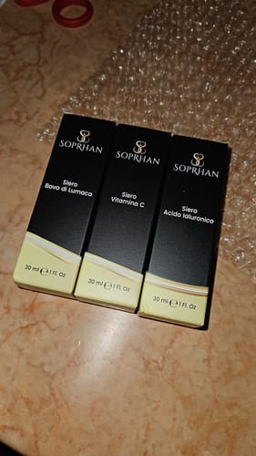 Customer photo review of Siero Acido Ialuronico + Vitamina C         -       2 al prezzo di 1 (30 ml per Siero)