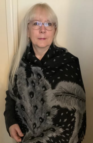 Customer photo review of LARGE BLACK CASHMERE FEATHER PRINT REVERSIBLE WINTER SHAWL BLANKET SCARF