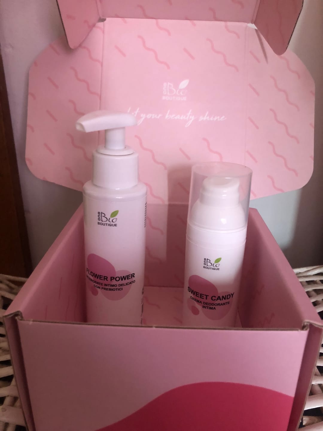 Customer photo review of V Skincare Kit