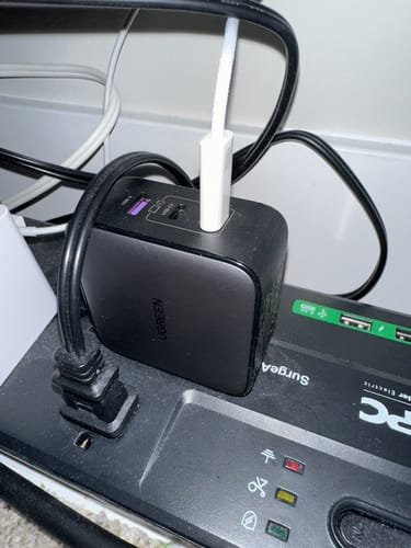 Customer photo review of Ugreen 65W Nexode GaN USB C 3-Port  Charger With US/UK/EU Plug for Travel