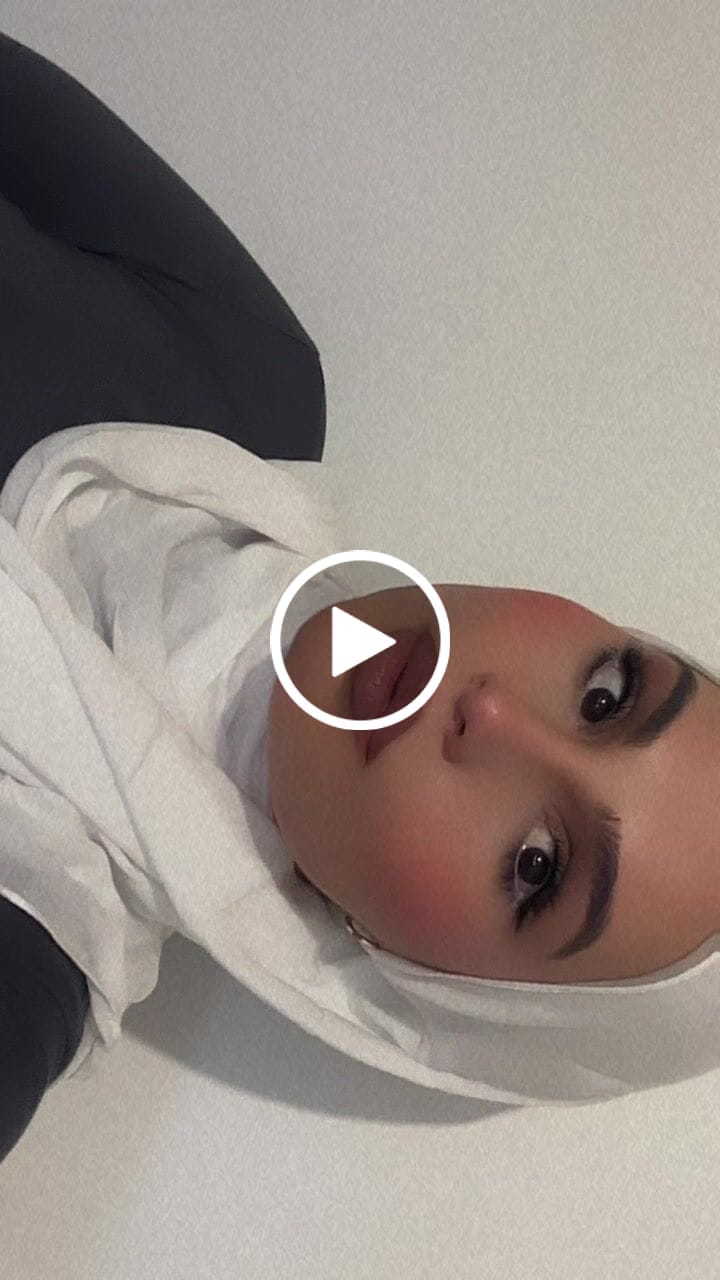 Customer video review of Modal Hijab - Grey