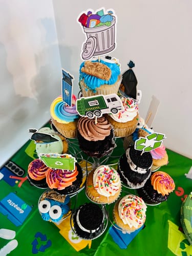 Customer photo review of 12 Pack Original Cupcakes