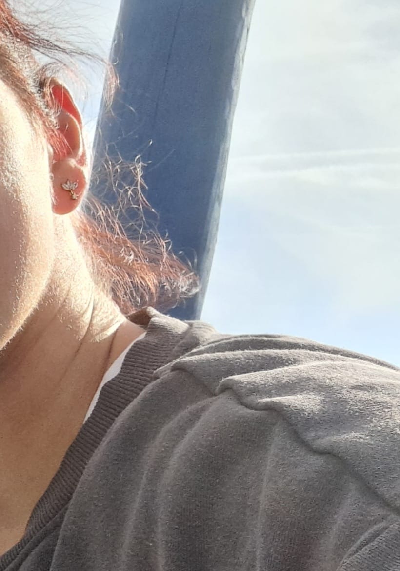 Customer photo review of Cataleya 2 Ohrstecker | 18K vergoldet