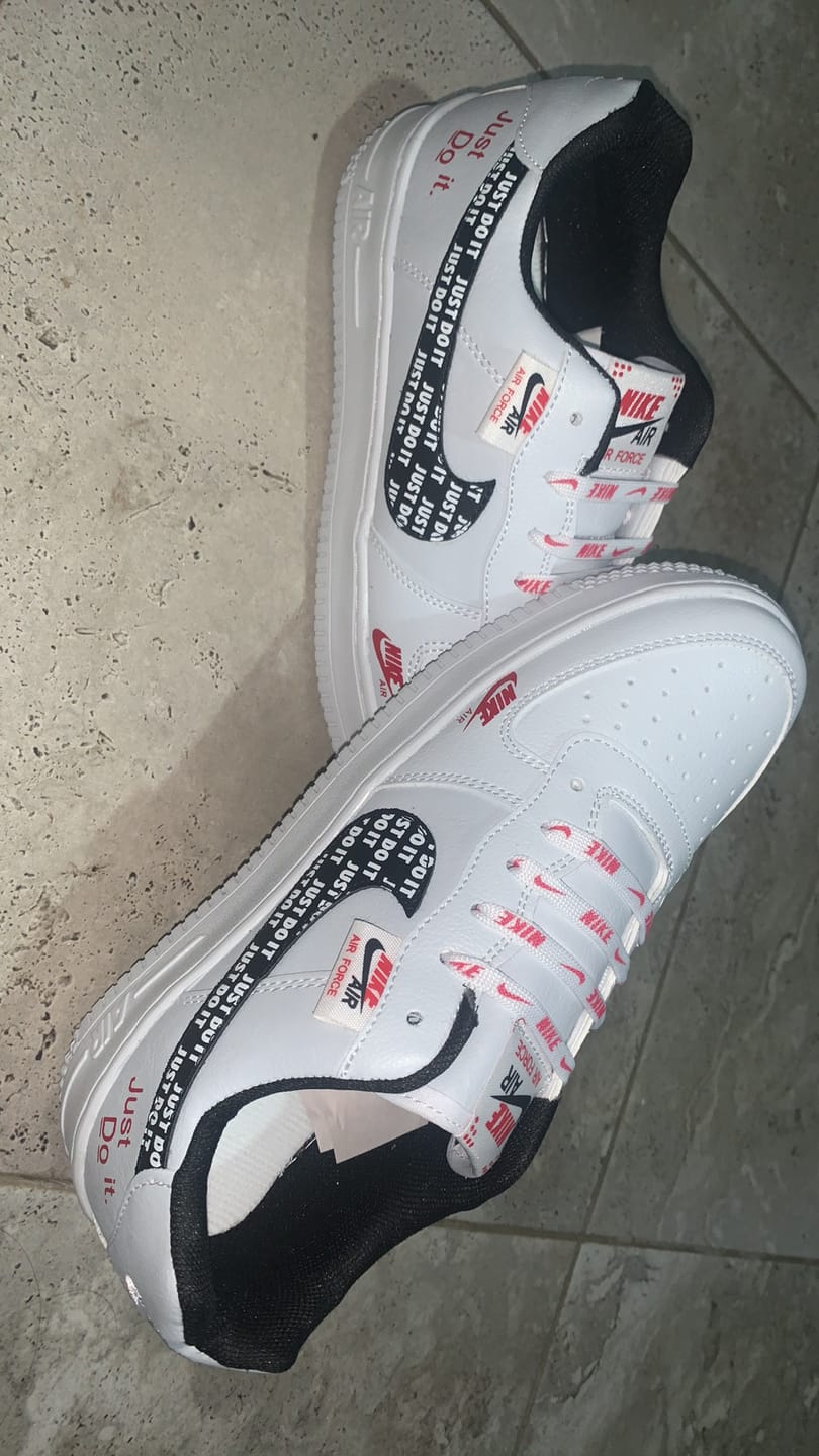 Customer photo review of Paq 6 Pares Tenis 270 Blanco Negro Rojo 25/28.5