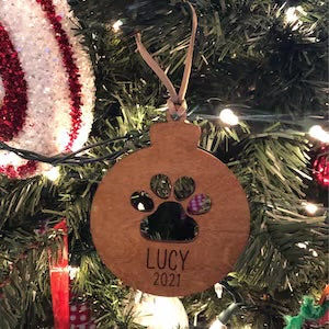 Customer photo review of Personalized Wood and Leather Paw Print Ornament